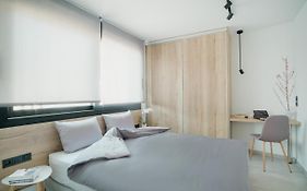 Comninon Suites